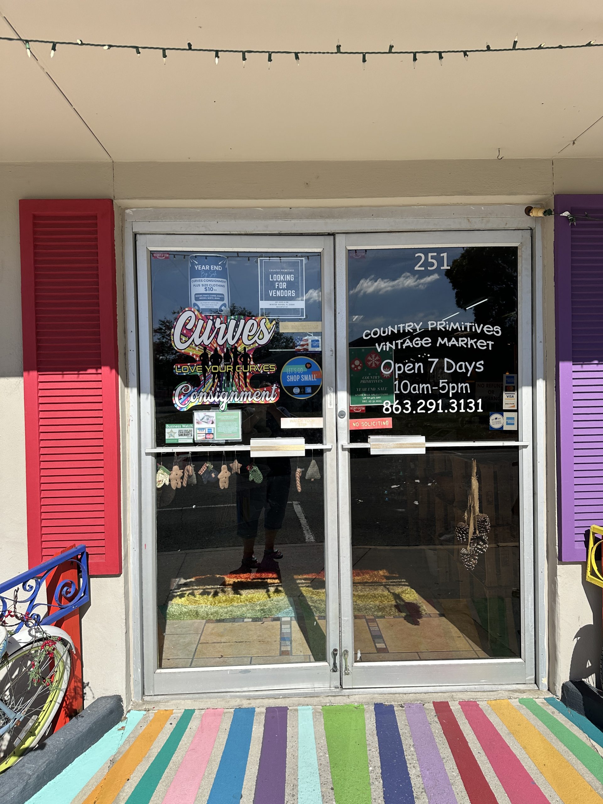Curves Consignment and Country Primitives: Your Ultimate Plus Size Fashion and Boutique Destination in Winter Haven, FL